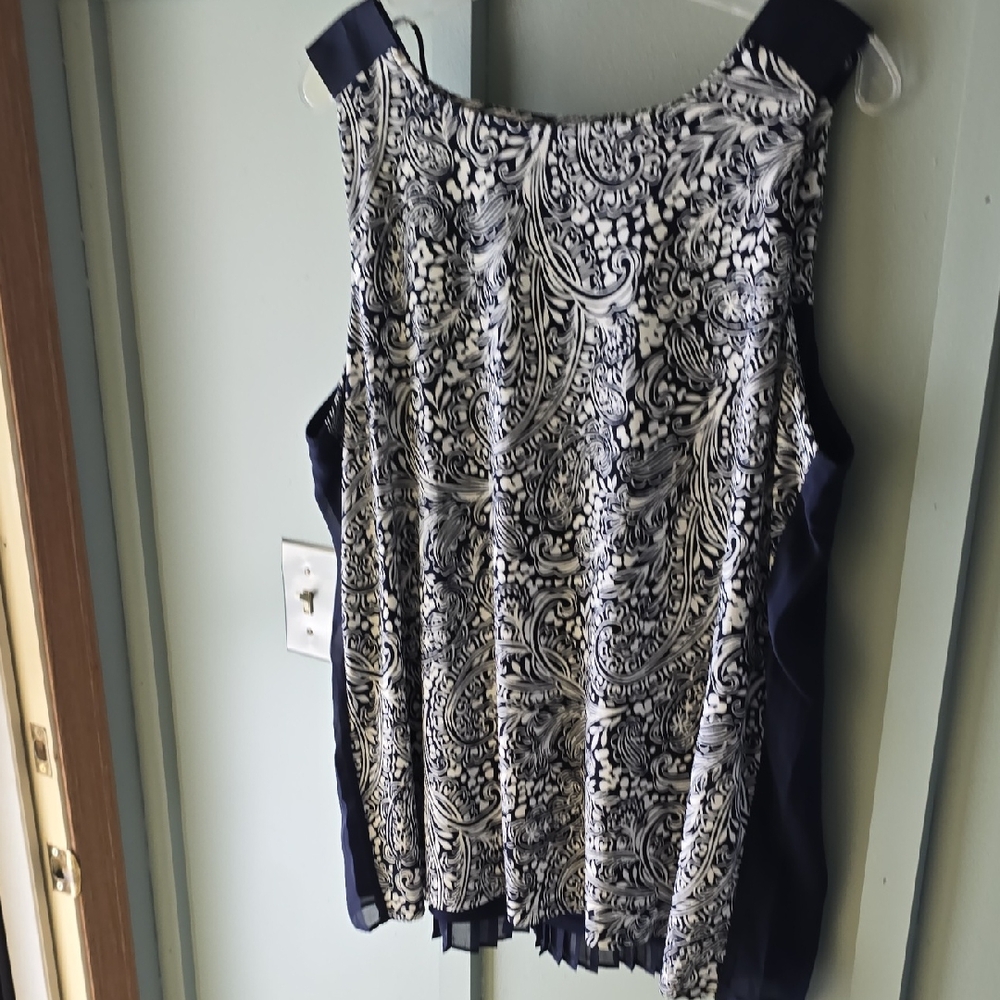 Nina Leonard Navy and White Paisley Sleeveless Tank Tunic Length